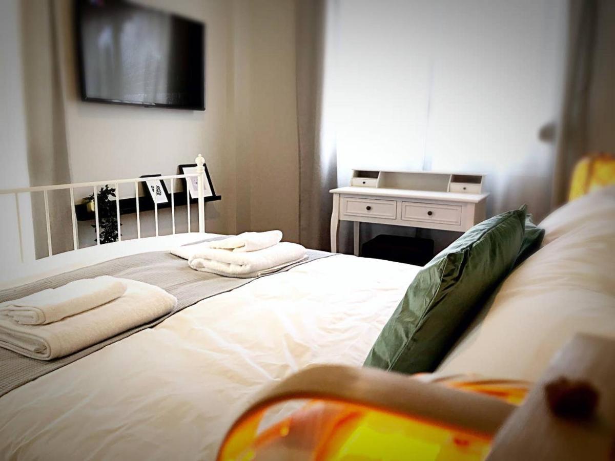 Victoria 5Star / 5Br Bigapt / Sauna / 2Min To Metro Афины Экстерьер фото